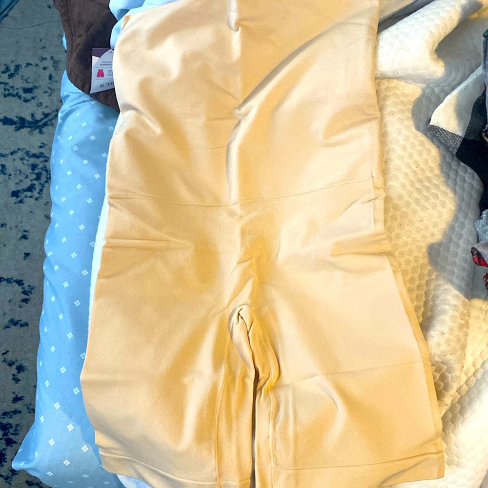 High waisted shaper shorts